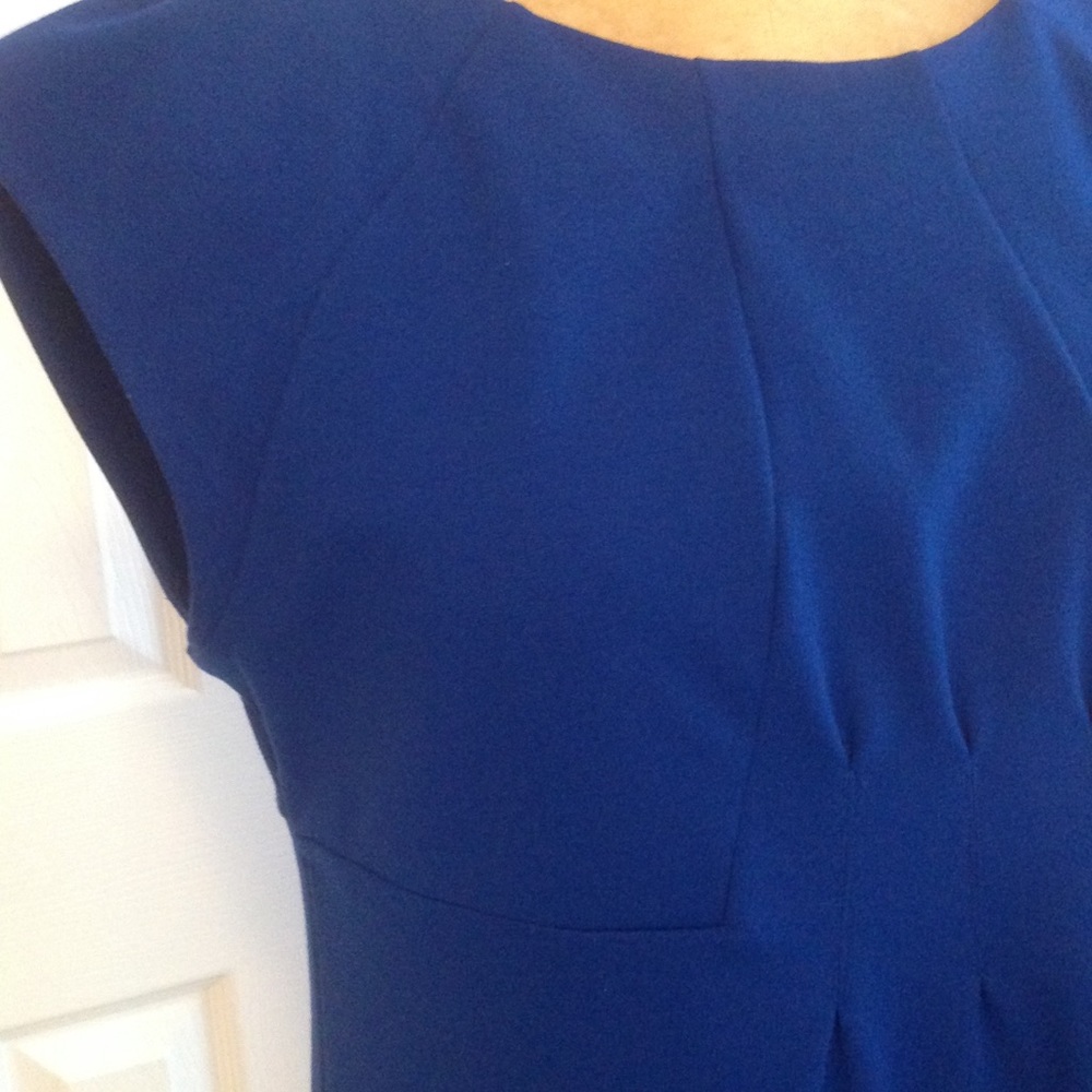 Dress - Picture 3 of 4
